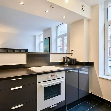 Spacious One Bedroom Ideally Located 里尔