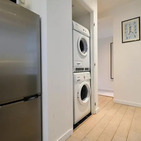 Spacious One Bedroom Ideally Located *