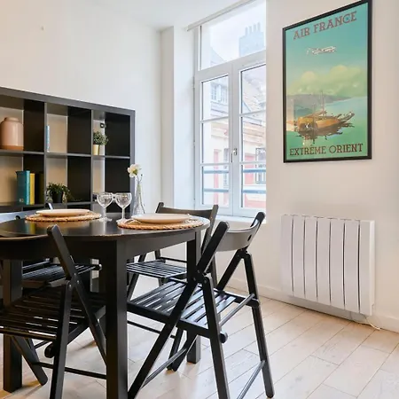 公寓 Spacious One Bedroom Ideally Located