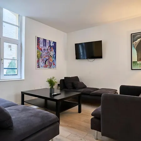 Spacious One Bedroom Ideally Located Lille