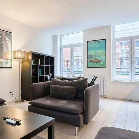 Apartment Spacious One Bedroom Ideally Located