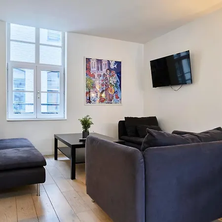 Διαμέρισμα Spacious One Bedroom Ideally Located *