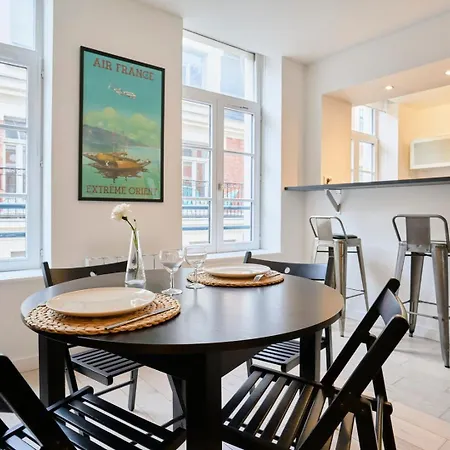 Spacious One Bedroom Ideally Located Apartment