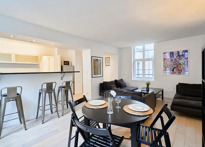Spacious One Bedroom Ideally Located *