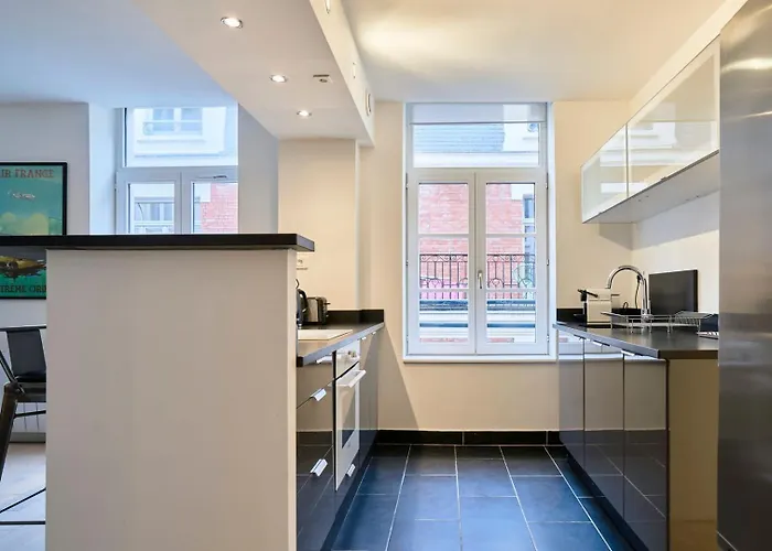 Spacious One Bedroom Ideally Located Lejlighed *