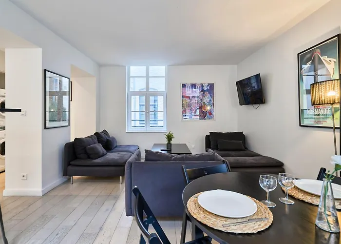 Spacious One Bedroom Ideally Located