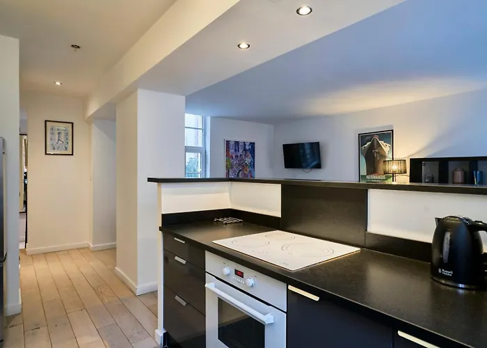 Spacious One Bedroom Ideally Located Lejlighed Lille